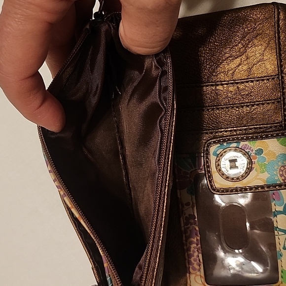 Relic Multicolor Vegan Leather Floral Wallet - Picture 13 of 16